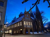 Lübeck - Historisches Kanzleigebäude neben der Marienkirche
