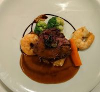 Leckeres Abendessen auf dem Schiff