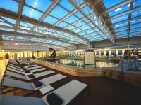 Beim Pooldeck kann die Decke geöffnet werden