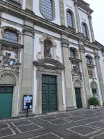 Der Eingang der Jesuitenkirche