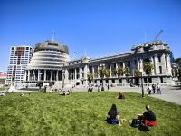 Beehive und Parlamentsgebäude in Wellington