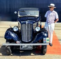 Oldtimer vor unserem Schiff in Napier
