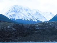 verschneite Berge in Feuerland am Beagle-Kanal