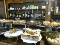 Kuchenangebot am letzten Halt an der Quebrada de las Conchas Argentinien