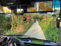 Vietnam. Schmale Straße zum Hotel 