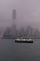 Blick auf die Skyline und den Victoria Harbour in Hongkong 