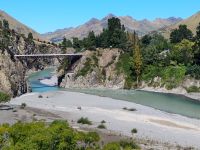 Waiau mit Brücke bei Hanmer Springs