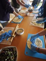 Olivenbrot-Backen in der Taverne in Gialia, Zypern