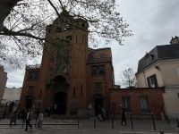 Backsteinkirche am Montmatre