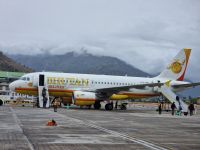 Abflug nach Kathmandu, Flughafen in Paro