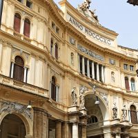 Neapel: Rundgang: Galeria Umberto I.