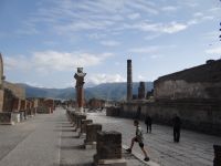 Pompeji, Blick auf das Forum, den Vesuv im Rücken