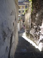 Minori, der Zitronenweg besteht aus vielen Treppen. 