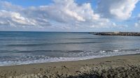 Strandbereich  Mediterranean Beach Hotel