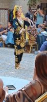 Buchara: Folklore- und Modenschau in der Medrese Nodir Devon Begi