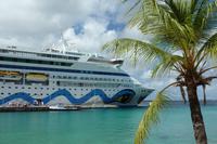 AIDAvita im Hafen von Kralendijk