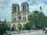 2. Tag: Stadtrundfahrt Paris – Notre-Dame de Paris