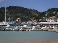 Leuchtturm im Hafen von Soller
