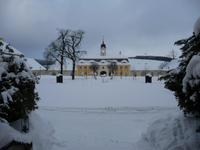 125_Blick zum Mayerhof mit Torhaus