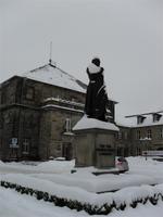 Jaen Paul vor der Stadthalle