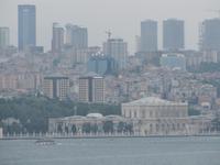 Blick vom Topkai-Palast auf die Skyline von Istanbul