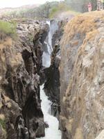 Am Epupa-Wasserfall