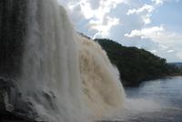 Am Wasserfall Sapo