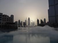 Wasserspiele am Fuß des Burj Khalifa