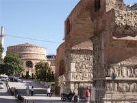 Thessaloniki: Rotunde und Galeriusbogen