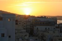 Sonnenuntergang über den Dächern von Buggiba