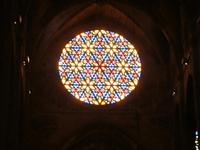 Fenstermosaik in der Kathedrale 