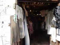 Kleine Geschäfte in den Mauern