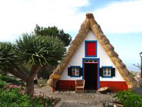 Strohgedecktes Häuschen in Santana