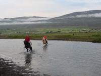 Mutiger Ritt durchs Wasser