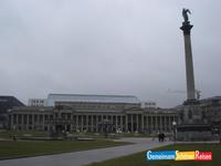 Schlossplatz JubliÃ€umssÃ€ule und Königsbau
