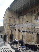 Tag Orange Orchesterwand Theater