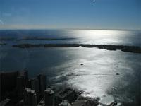 Blick vom CN-Tower auf den Ontario-See
