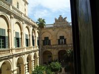 Blick auf den Garten des Großmeisterpalastes