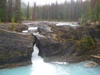 An der Natural Bridge im Yoho Nationalpark