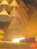 außergewöhnliche Räucherstäbchen-Konstruktion