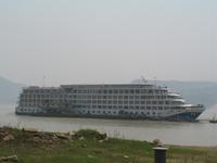 Unser Schiff an der Anlegestelle in Fengdu
