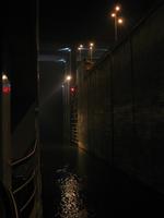 Einfahrt in die erste Schleuse