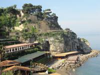 Bikinistrand an der Amalfiküste