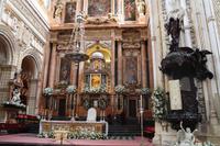 katholischer Altar inmitten einer arabischen Mezquita