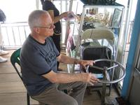 Hue - Herr Wolf steuert uns über den Parfümfluss