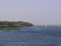 reger Schiffverkehr auf dem Nil