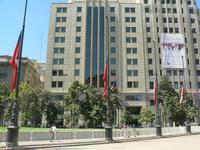 chilenische Flaggen auf Halbmast