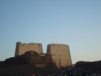 Der Horus Tempel ist schon aus großer Entfernung zu sehen