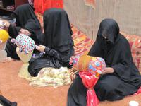 Abu Dhabi - Kulturzentrum - Klöpplerinnen