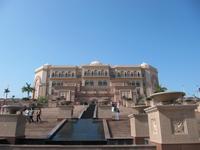 Abu Dhabi -  vor dem Hotel Emirates Palace